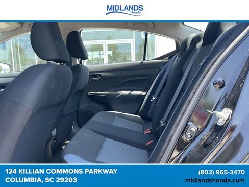 Used 2025 Nissan Versa SV FWD image 9