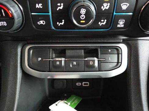 Used 2023 GMC Acadia SLT image 62