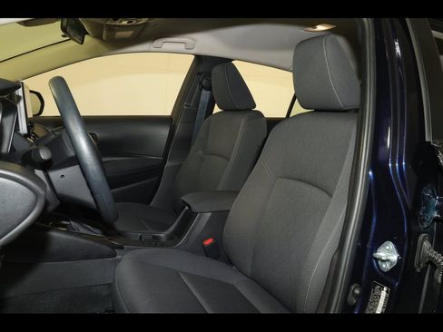 Used 2025 Toyota Corolla LE FWD image 19