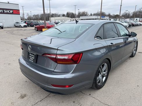 Used 2019 Volkswagen Jetta R-Line w/ R-Line Cold Weather Package FWD image 3