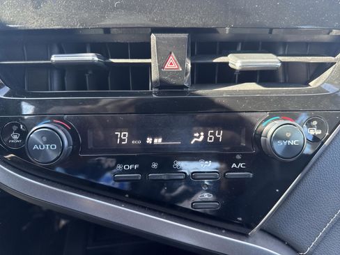 Used 2023 Toyota Camry SE image 18