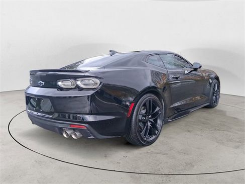 Used 2024 Chevrolet Camaro LT w/ RS Package image 5