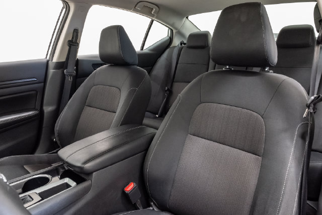 Used 2024 Nissan Altima 2.5 SV FWD image 9