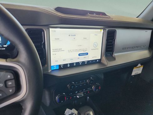 New 2025 Ford Bronco Outer Banks image 12