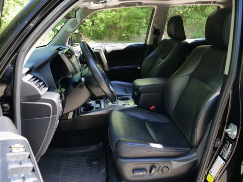 Used 2023 Toyota 4Runner Limited AWD/4WD image 3