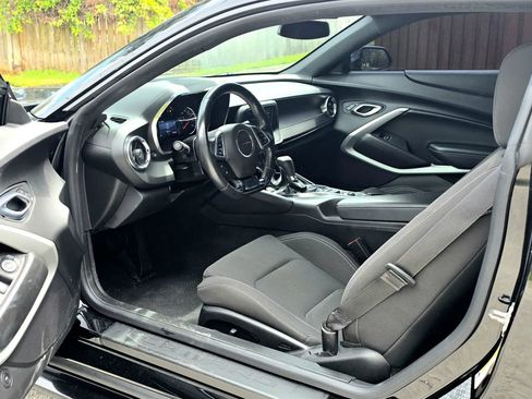 Used 2019 Chevrolet Camaro LT RWD image 6
