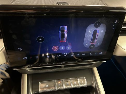 Certified 2025 Lincoln Nautilus Reserve image 13