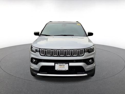 Used 2025 Jeep Compass Limited image 5
