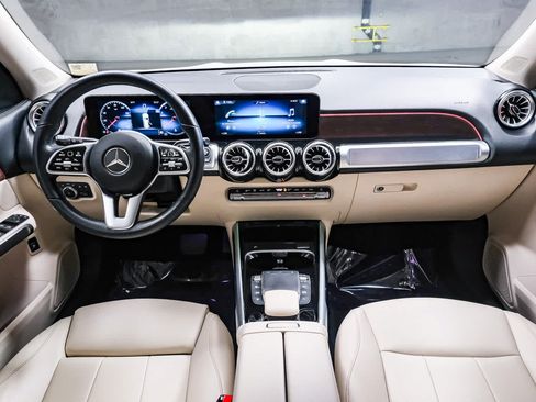 Used 2022 Mercedes-Benz GLB 250 4MATIC image 15