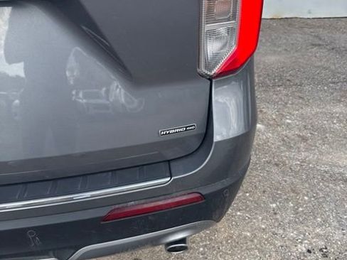 Used 2021 Ford Explorer Limited w/ Hybrid Equipment Group 310A AWD/4WD image 9