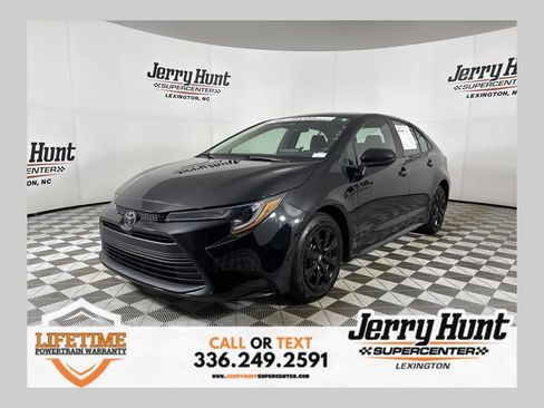 Used 2024 Toyota Corolla LE FWD image 1