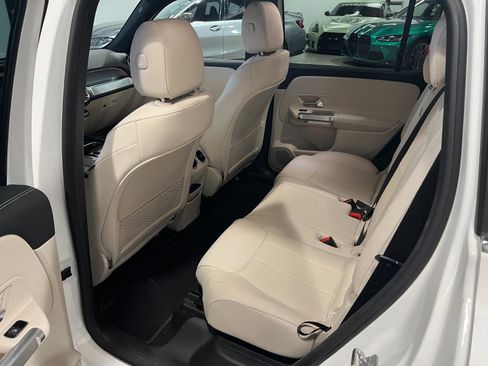 Used 2023 Mercedes-Benz EQB 300 4MATIC image 29