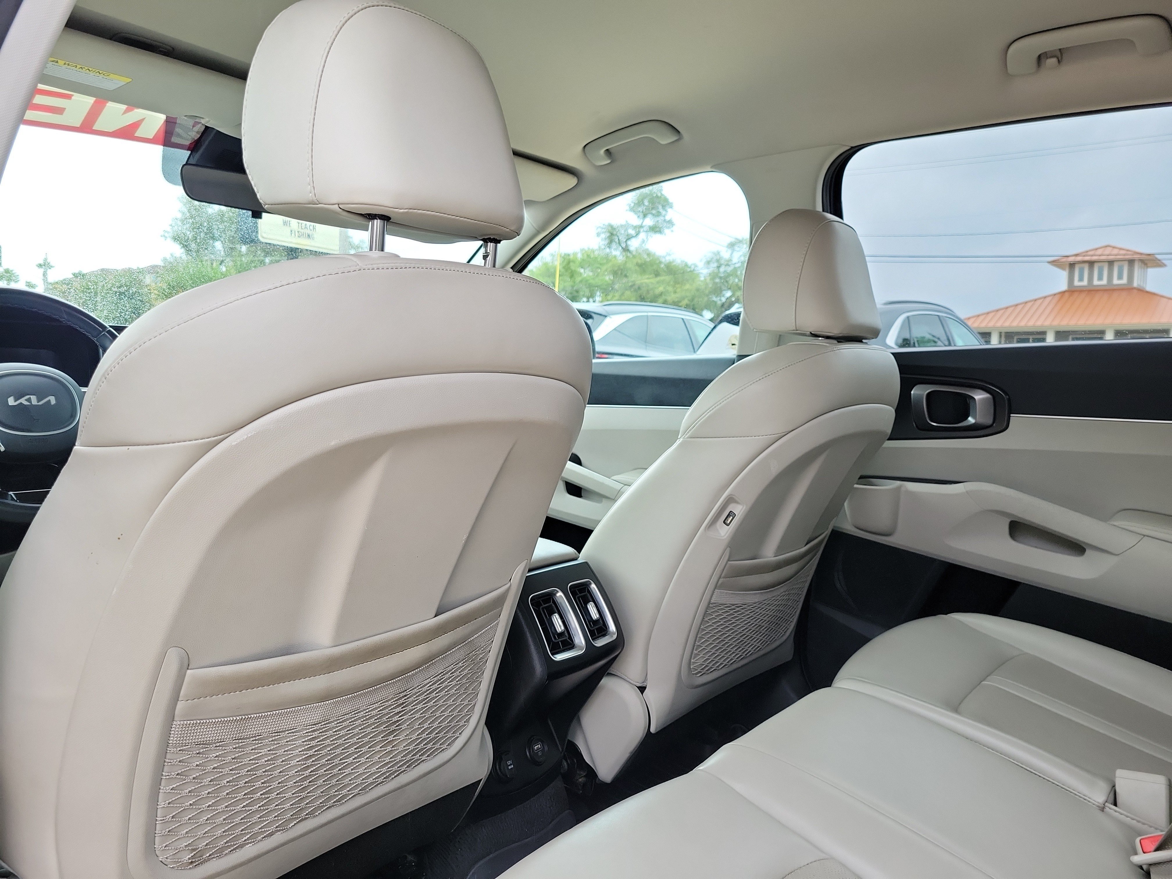 Used 2022 Kia Sorento S FWD image 28