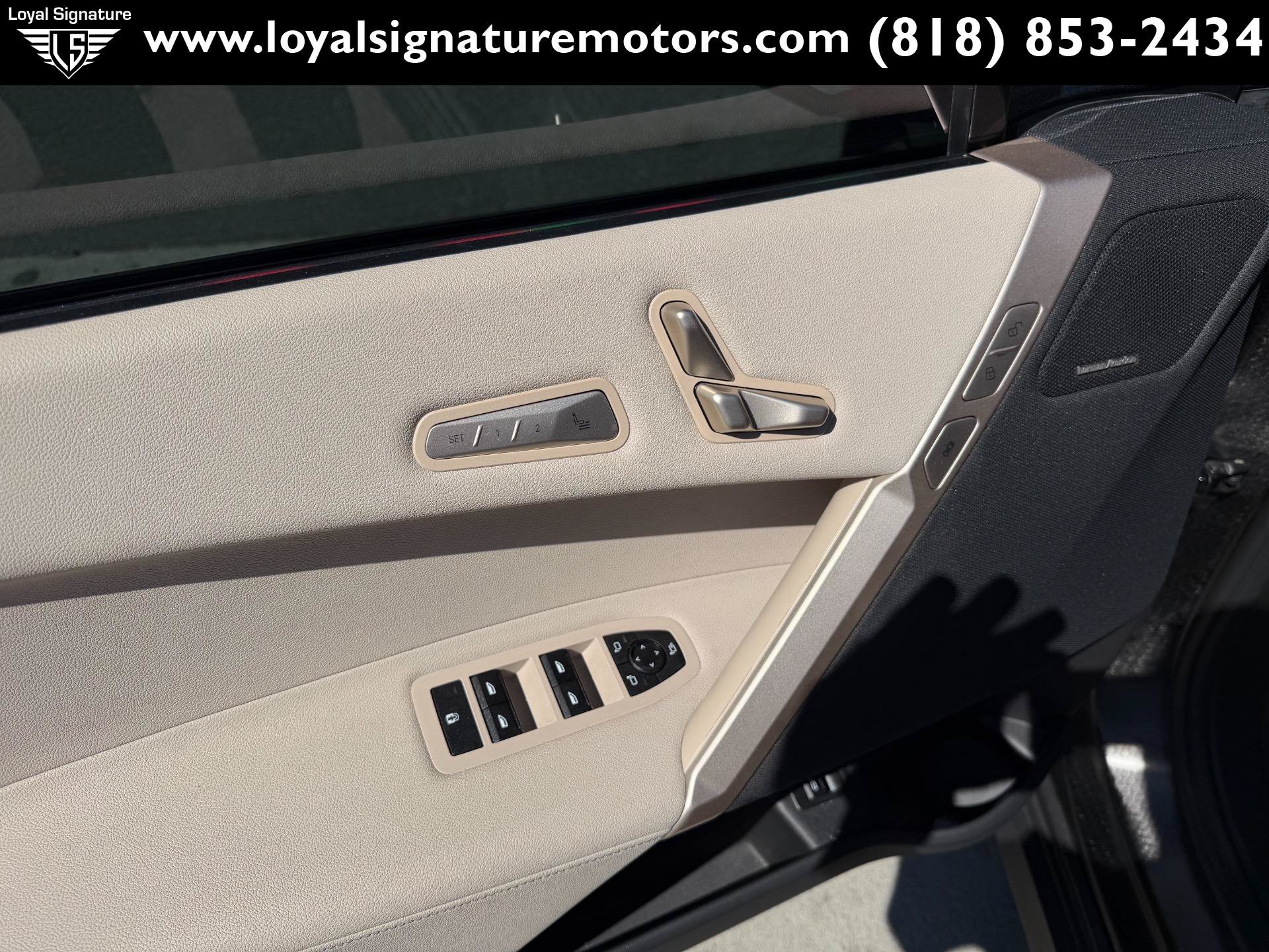 Used 2024 BMW iX xDrive50 w/ Premium Package AWD/4WD image 20