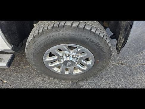 Used 2019 Chevrolet Silverado 2500 LT w/ LT Convenience Package AWD/4WD image 9
