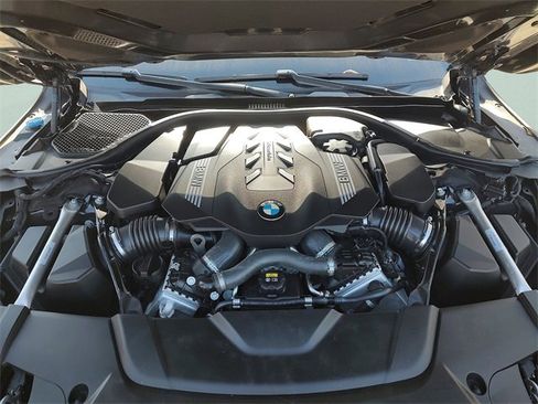 Used 2022 BMW 750i xDrive 750i xDrive image 36