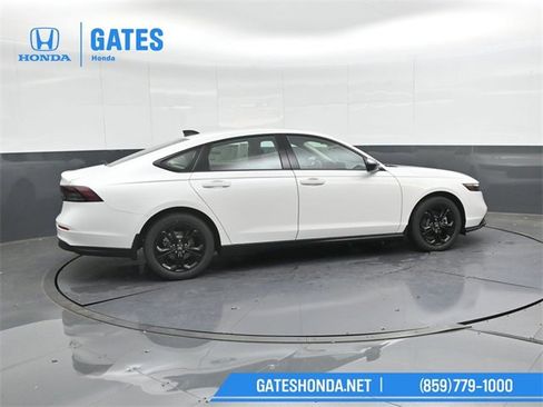 New 2025 Honda Accord SE image 3