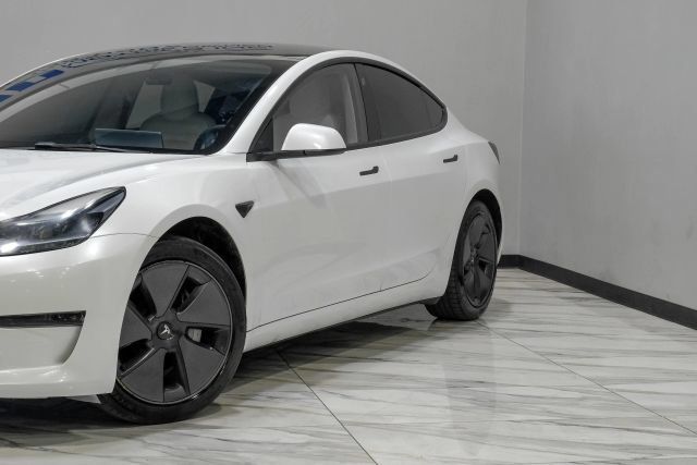 Used 2021 Tesla Model 3 Standard Range Plus RWD image 8
