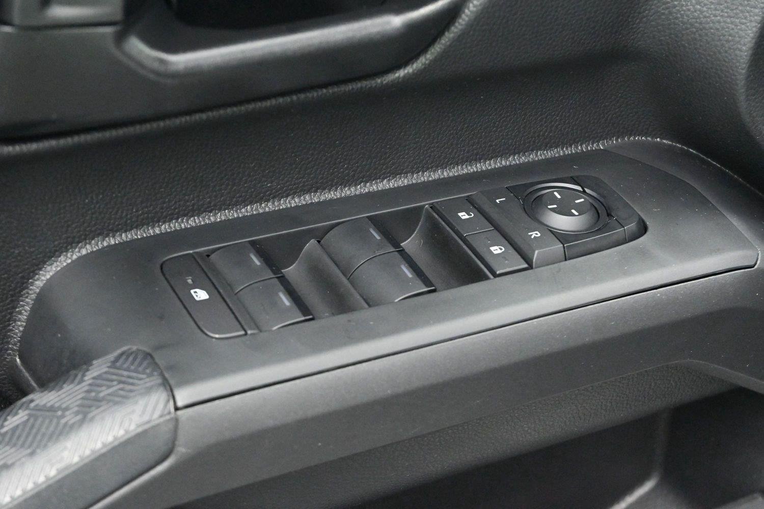 Used 2024 Toyota Tacoma SR AWD/4WD image 10