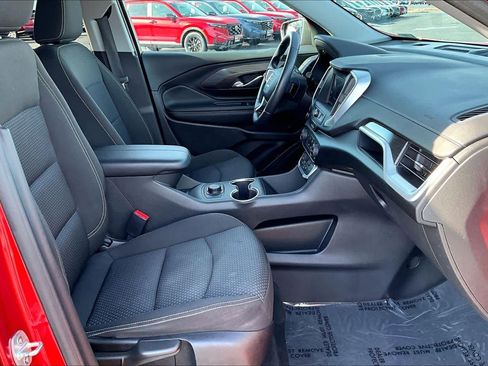 Used 2022 GMC Terrain SLE image 8