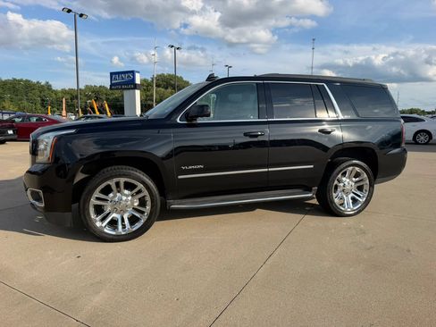 Used 2019 GMC Yukon SLT w/ Premium Edition AWD/4WD image 6