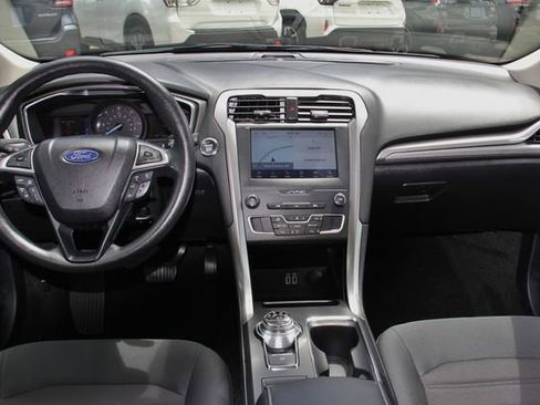 Used 2020 Ford Fusion SE FWD image 31