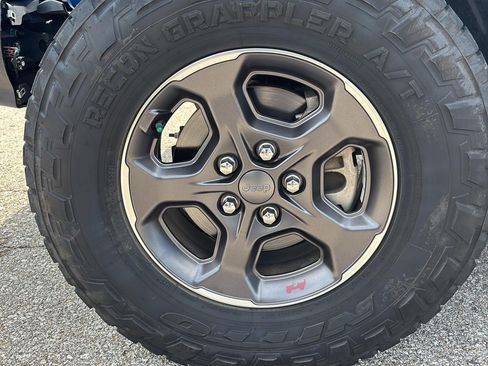 Used 2021 Jeep Gladiator Rubicon AWD/4WD image 28