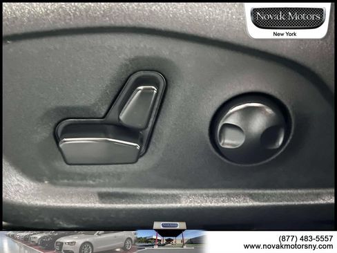 Used 2023 Jeep Compass Latitude AWD/4WD image 19