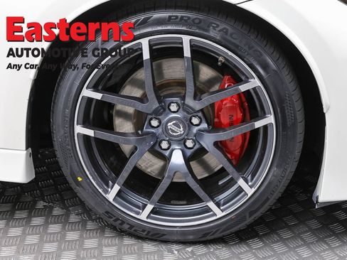 Used 2020 Nissan 370Z NISMO RWD image 31