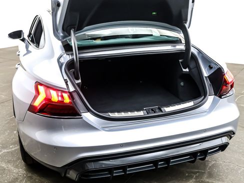 Used 2022 Audi e-tron GT Premium Plus image 22