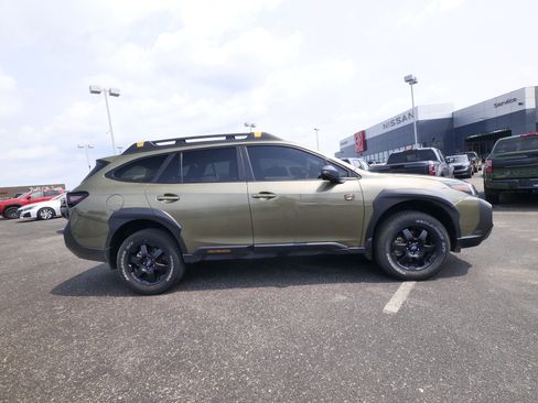 Used 2025 Subaru Outback Wilderness AWD/4WD image 5