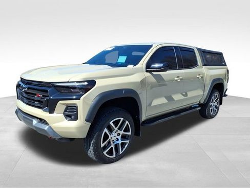 Used 2023 Chevrolet Colorado Z71 w/ Z71 Convenience Package 2 image 2