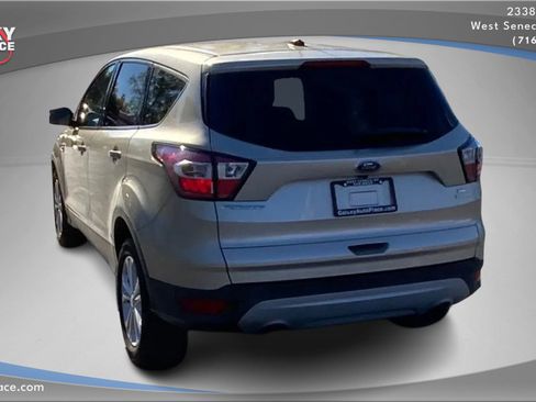 Used 2017 Ford Escape SE image 7
