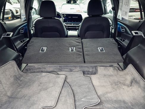 Used 2024 Chevrolet Equinox EV LT image 18