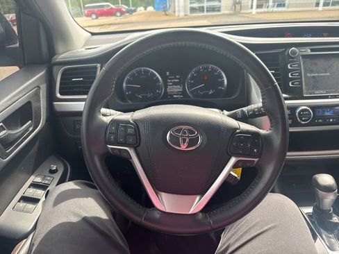 Used 2019 Toyota Highlander Plus image 21