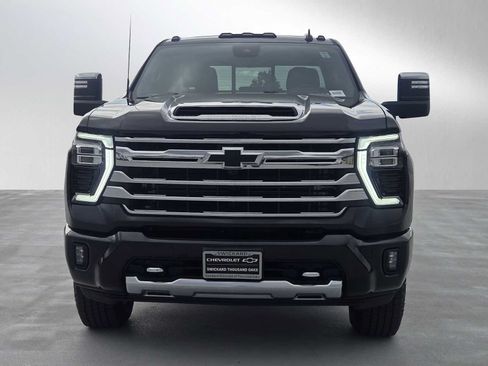 Used 2025 Chevrolet Silverado 3500 High Country w/ High Country Premium Package AWD/4WD image 8