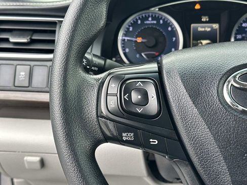 Used 2016 Toyota Camry XLE image 18