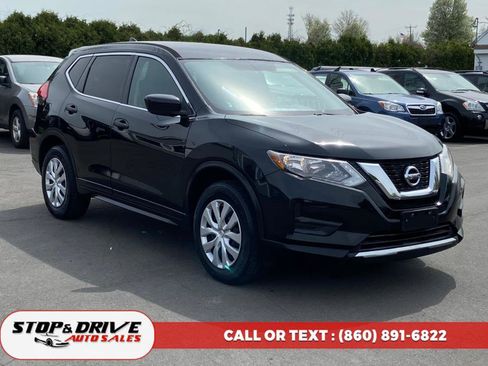 Used 2017 Nissan Rogue S w/ S Family Package image 7