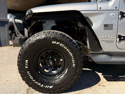 Used 2018 Jeep Wrangler Unlimited Sport S image 13