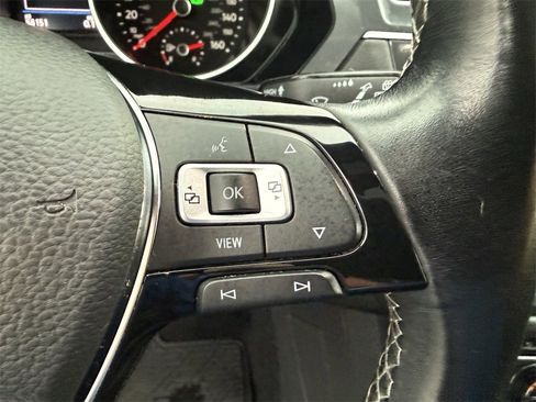 Used 2021 Volkswagen Tiguan S image 18