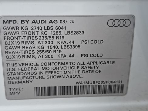 Used 2025 Audi Q4 e-tron Prestige AWD/4WD image 36