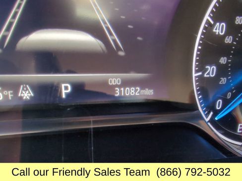 Used 2023 Toyota Venza Nightshade image 19