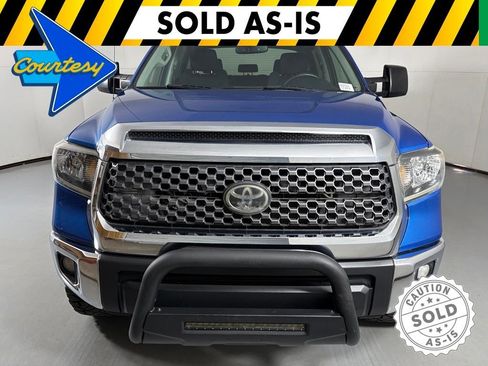 Used 2018 Toyota Tundra SR5 w/ SR5 Upgrade Package AWD/4WD image 3