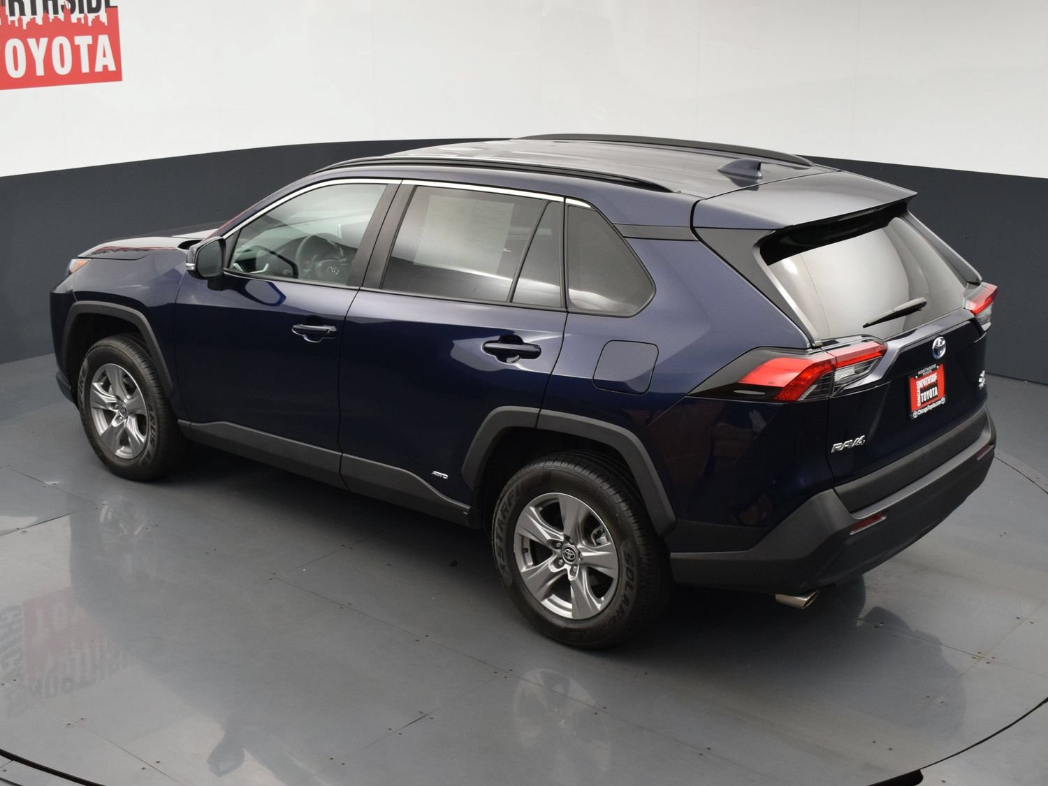 Used 2024 Toyota RAV4 XLE AWD/4WD image 18