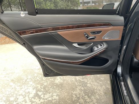 Used 2019 Mercedes-Benz S 560 4MATIC Sedan image 37