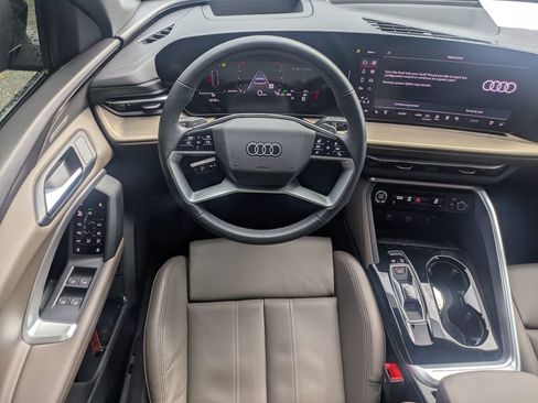 Used 2025 Audi Q5 Premium Plus w/ Premium Plus AWD/4WD image 17