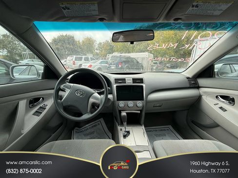 Used 2011 Toyota Camry LE image 18