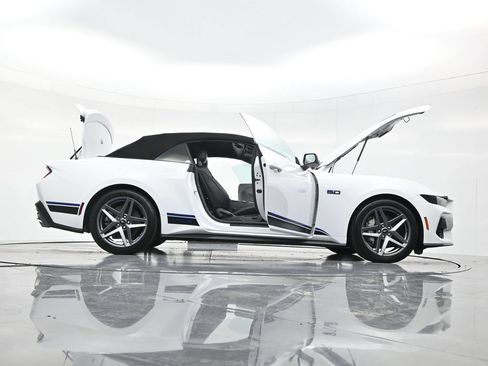 Used 2025 Ford Mustang GT Premium RWD image 49