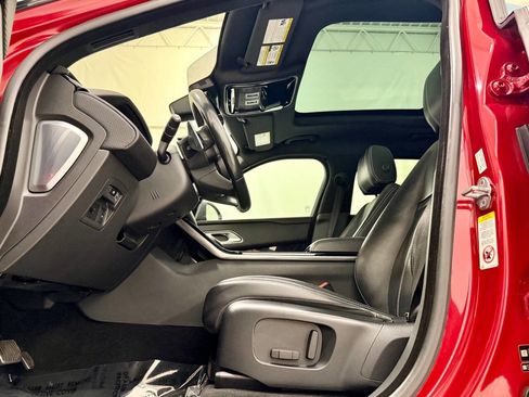 Used 2018 Land Rover Range Rover Velar R-Dynamic SE image 11