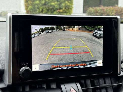 Certified 2024 Toyota RAV4 LE AWD/4WD image 18